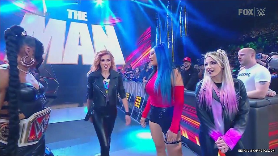 WWE_Friday_Night_SmackDown_2022_11_25_720p_HDTV_x264-NWCHD_mp4_000184884.jpg
