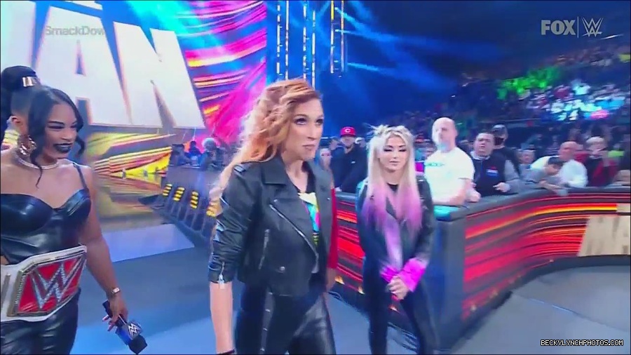 WWE_Friday_Night_SmackDown_2022_11_25_720p_HDTV_x264-NWCHD_mp4_000185685.jpg