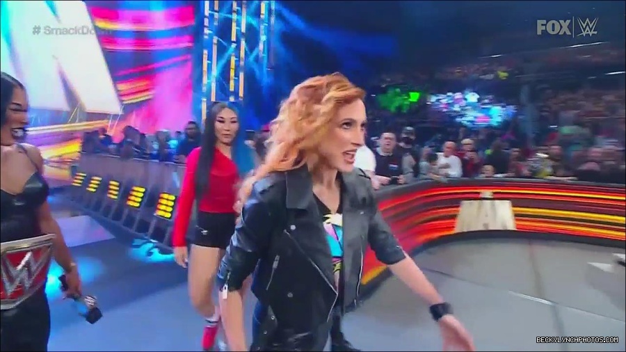 WWE_Friday_Night_SmackDown_2022_11_25_720p_HDTV_x264-NWCHD_mp4_000186085.jpg