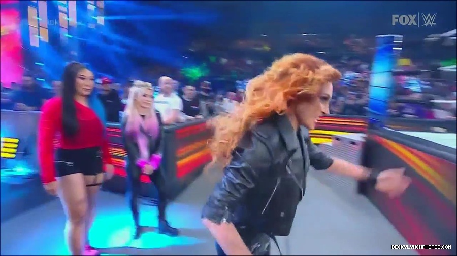 WWE_Friday_Night_SmackDown_2022_11_25_720p_HDTV_x264-NWCHD_mp4_000186486.jpg