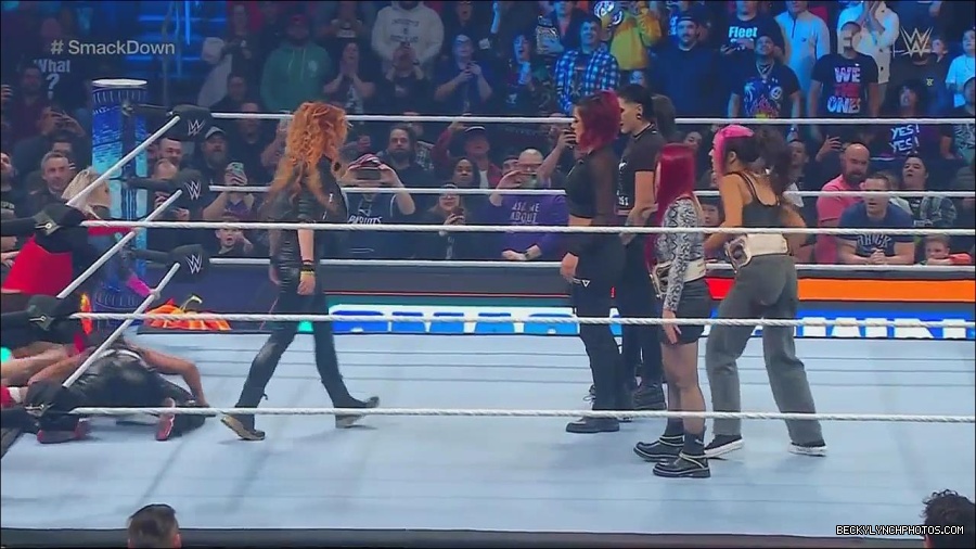 WWE_Friday_Night_SmackDown_2022_11_25_720p_HDTV_x264-NWCHD_mp4_000188888.jpg