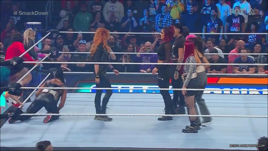 WWE_Friday_Night_SmackDown_2022_11_25_720p_HDTV_x264-NWCHD_mp4_000189289.jpg