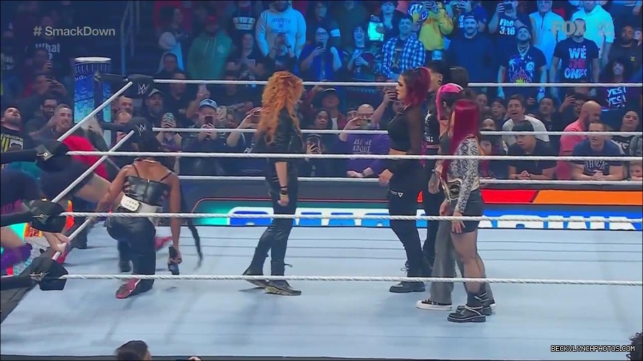 WWE_Friday_Night_SmackDown_2022_11_25_720p_HDTV_x264-NWCHD_mp4_000189689.jpg