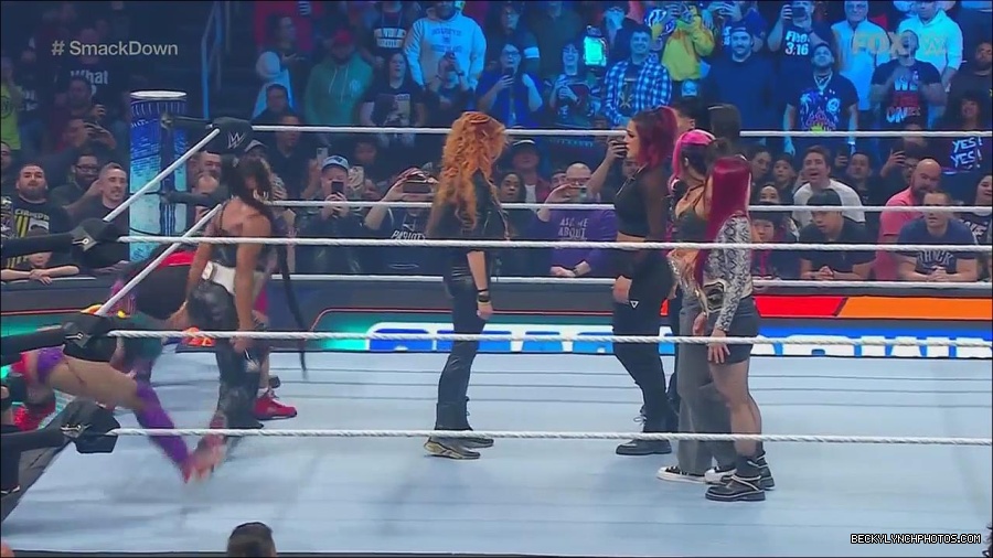 WWE_Friday_Night_SmackDown_2022_11_25_720p_HDTV_x264-NWCHD_mp4_000190089.jpg