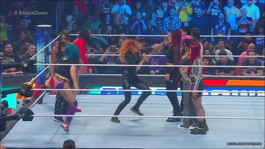 WWE_Friday_Night_SmackDown_2022_11_25_720p_HDTV_x264-NWCHD_mp4_000190490.jpg
