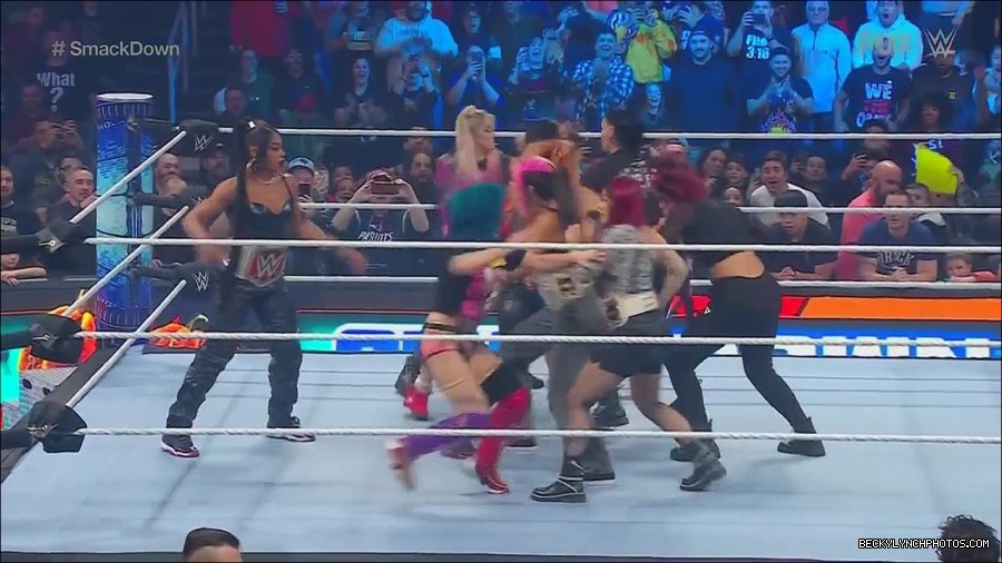 WWE_Friday_Night_SmackDown_2022_11_25_720p_HDTV_x264-NWCHD_mp4_000191691.jpg