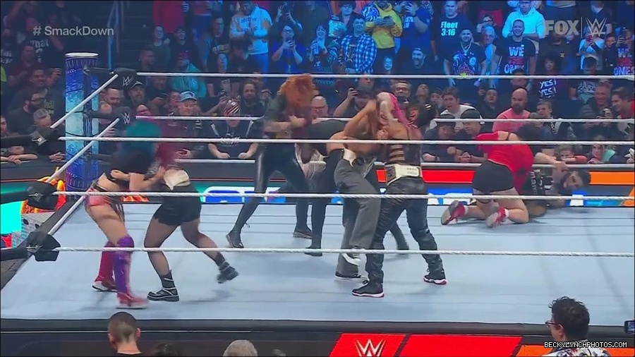 WWE_Friday_Night_SmackDown_2022_11_25_720p_HDTV_x264-NWCHD_mp4_000200500.jpg
