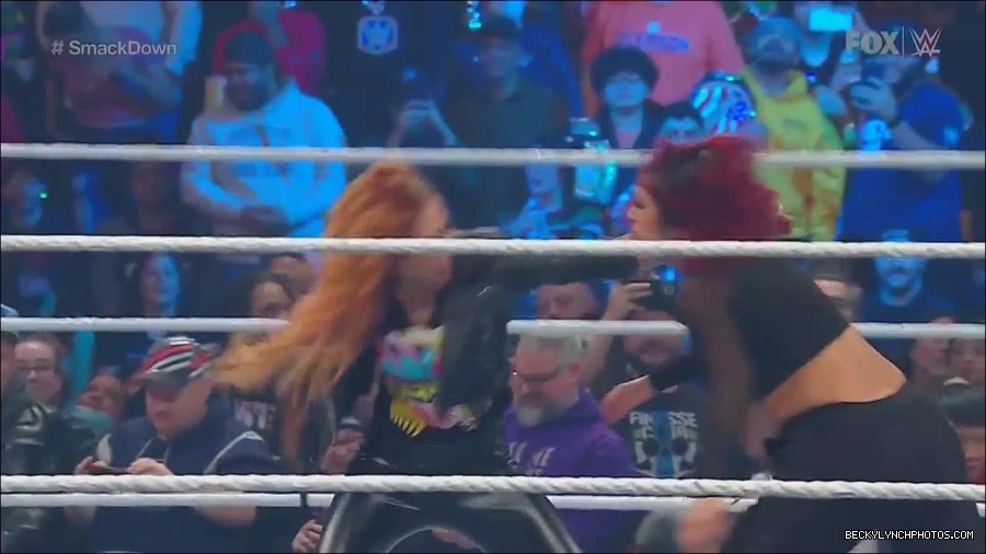 WWE_Friday_Night_SmackDown_2022_11_25_720p_HDTV_x264-NWCHD_mp4_000206506.jpg
