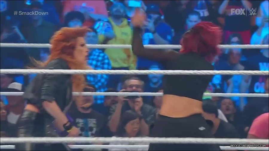 WWE_Friday_Night_SmackDown_2022_11_25_720p_HDTV_x264-NWCHD_mp4_000207307.jpg
