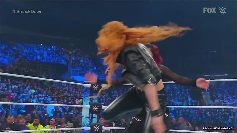 WWE_Friday_Night_SmackDown_2022_11_25_720p_HDTV_x264-NWCHD_mp4_000210109.jpg