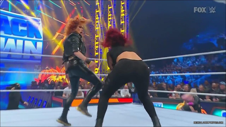 WWE_Friday_Night_SmackDown_2022_11_25_720p_HDTV_x264-NWCHD_mp4_000210510.jpg