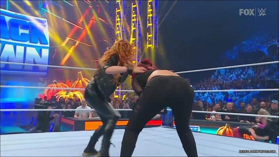 WWE_Friday_Night_SmackDown_2022_11_25_720p_HDTV_x264-NWCHD_mp4_000211311.jpg