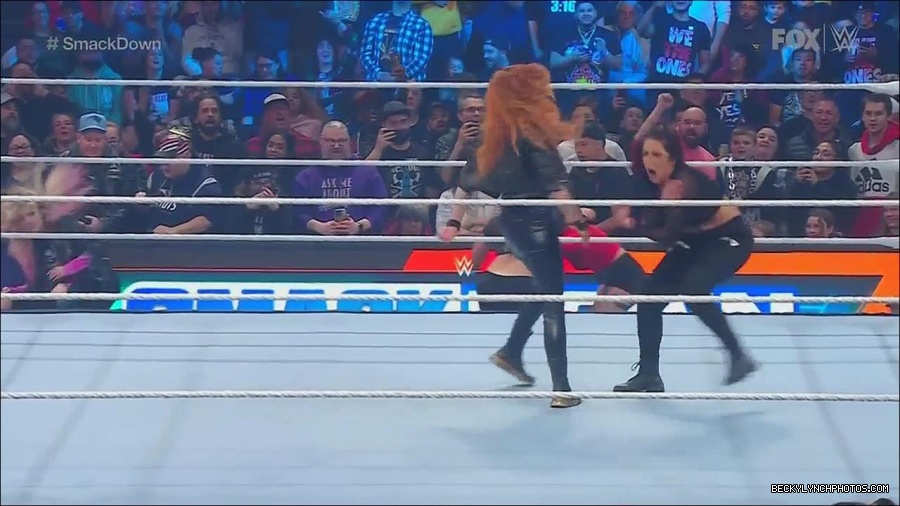 WWE_Friday_Night_SmackDown_2022_11_25_720p_HDTV_x264-NWCHD_mp4_000212512.jpg