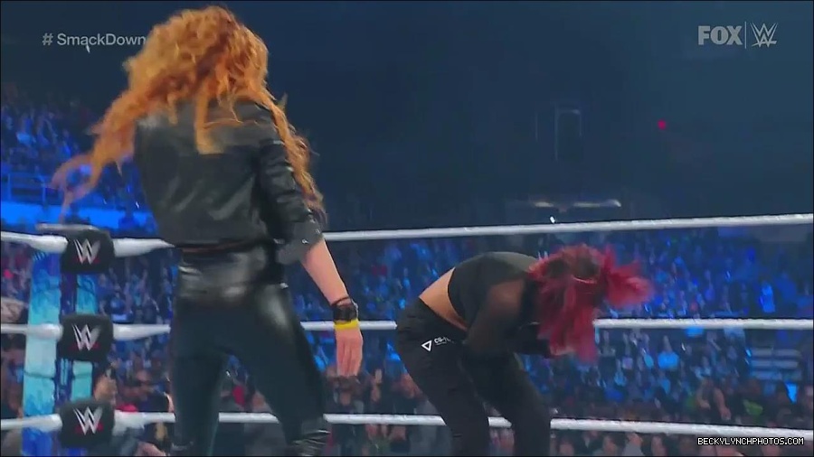 WWE_Friday_Night_SmackDown_2022_11_25_720p_HDTV_x264-NWCHD_mp4_000212912.jpg