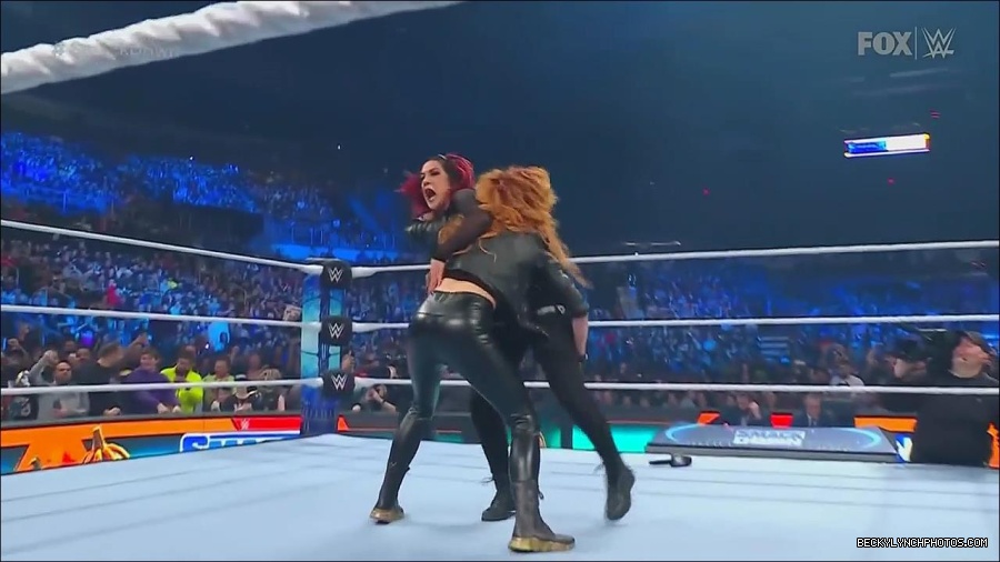WWE_Friday_Night_SmackDown_2022_11_25_720p_HDTV_x264-NWCHD_mp4_000214514.jpg