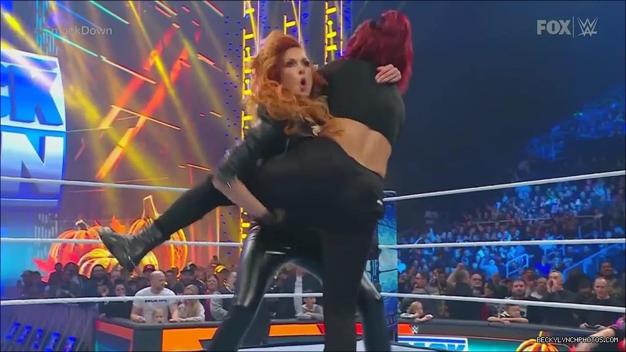 WWE_Friday_Night_SmackDown_2022_11_25_720p_HDTV_x264-NWCHD_mp4_000214914.jpg