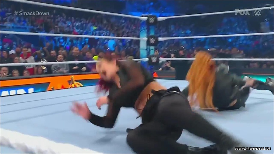WWE_Friday_Night_SmackDown_2022_11_25_720p_HDTV_x264-NWCHD_mp4_000216115.jpg