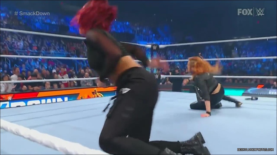 WWE_Friday_Night_SmackDown_2022_11_25_720p_HDTV_x264-NWCHD_mp4_000216516.jpg