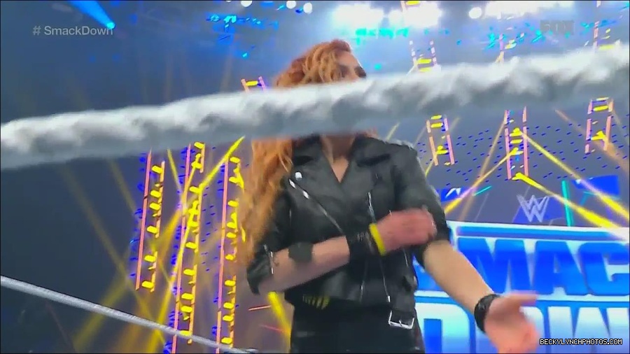 WWE_Friday_Night_SmackDown_2022_11_25_720p_HDTV_x264-NWCHD_mp4_000224123.jpg