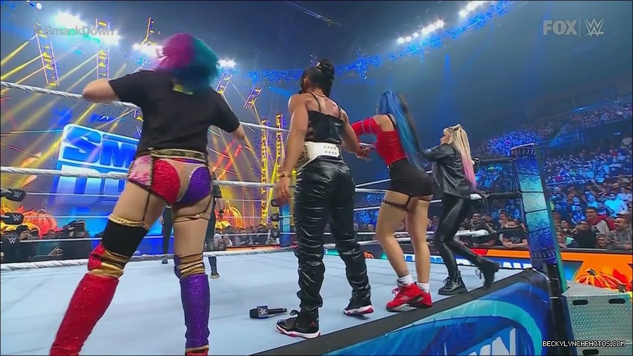 WWE_Friday_Night_SmackDown_2022_11_25_720p_HDTV_x264-NWCHD_mp4_000244944.jpg