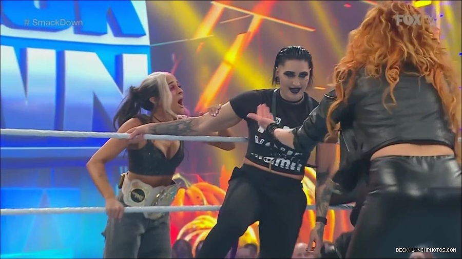 WWE_Friday_Night_SmackDown_2022_11_25_720p_HDTV_x264-NWCHD_mp4_000254554.jpg