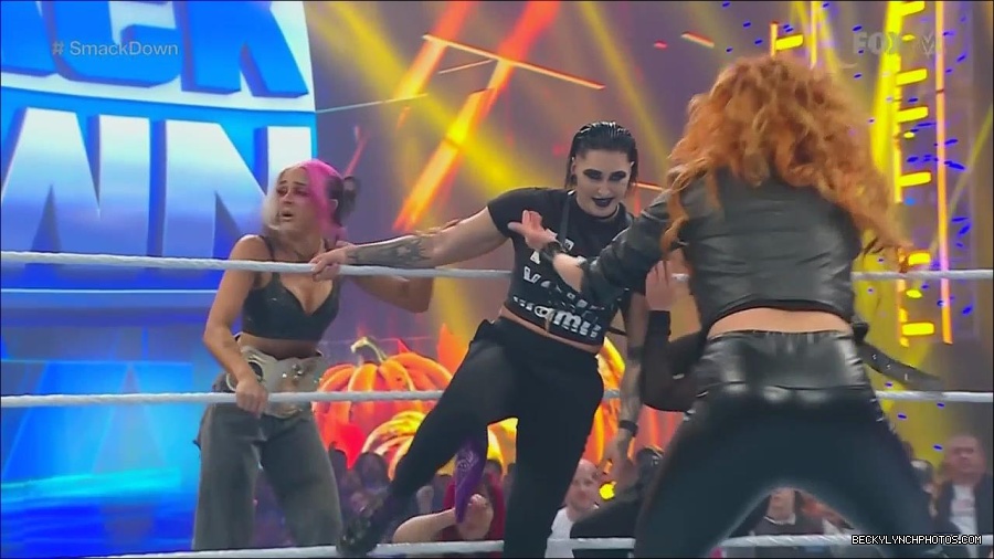 WWE_Friday_Night_SmackDown_2022_11_25_720p_HDTV_x264-NWCHD_mp4_000254954.jpg