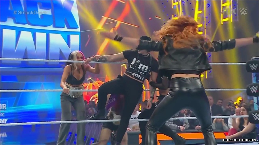 WWE_Friday_Night_SmackDown_2022_11_25_720p_HDTV_x264-NWCHD_mp4_000255755.jpg