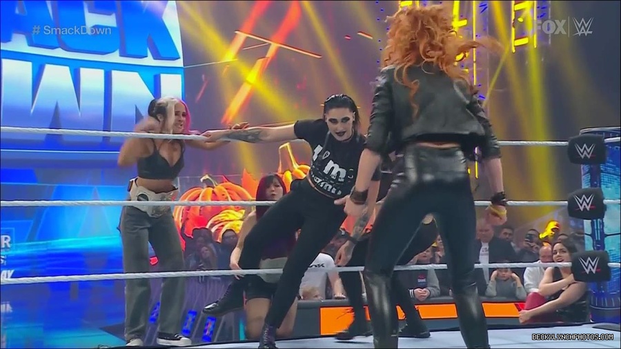 WWE_Friday_Night_SmackDown_2022_11_25_720p_HDTV_x264-NWCHD_mp4_000257357.jpg
