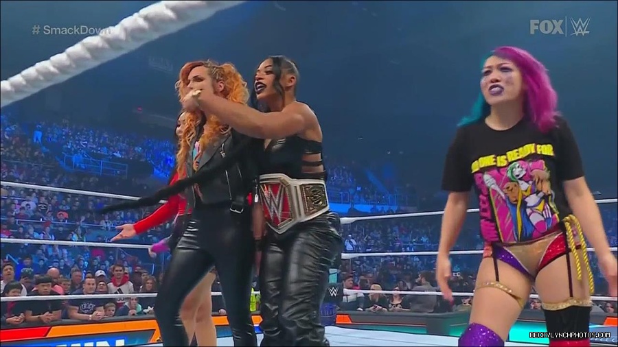 WWE_Friday_Night_SmackDown_2022_11_25_720p_HDTV_x264-NWCHD_mp4_000267767.jpg