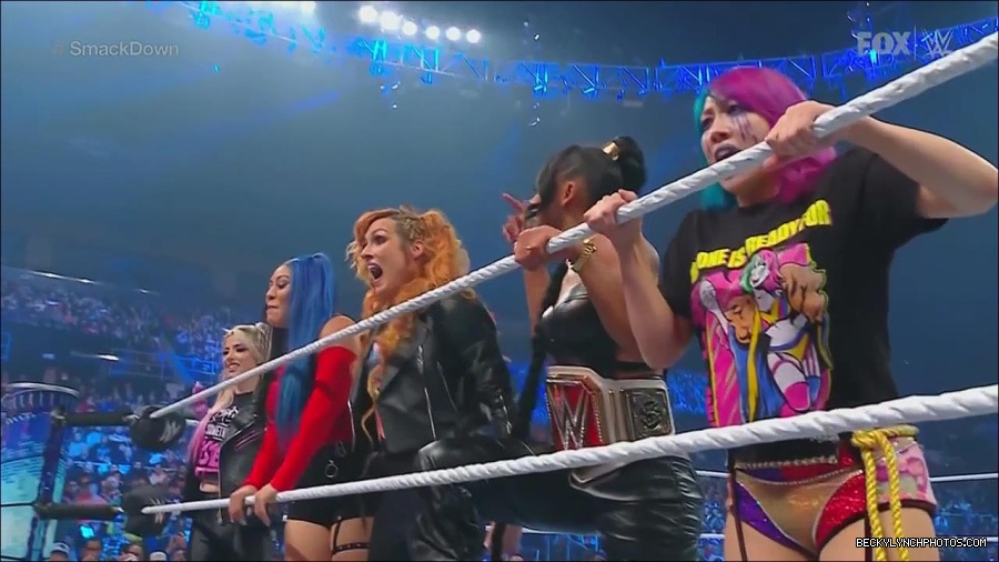 WWE_Friday_Night_SmackDown_2022_11_25_720p_HDTV_x264-NWCHD_mp4_000272171.jpg
