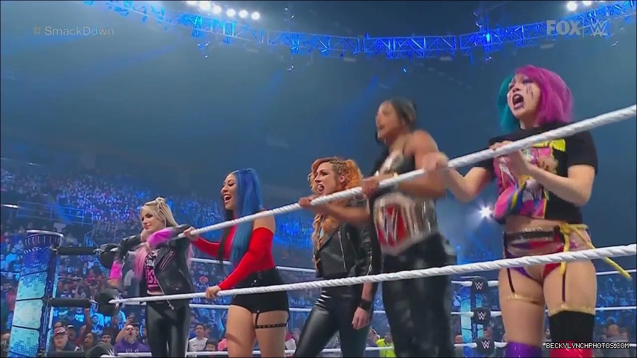 WWE_Friday_Night_SmackDown_2022_11_25_720p_HDTV_x264-NWCHD_mp4_000277777.jpg