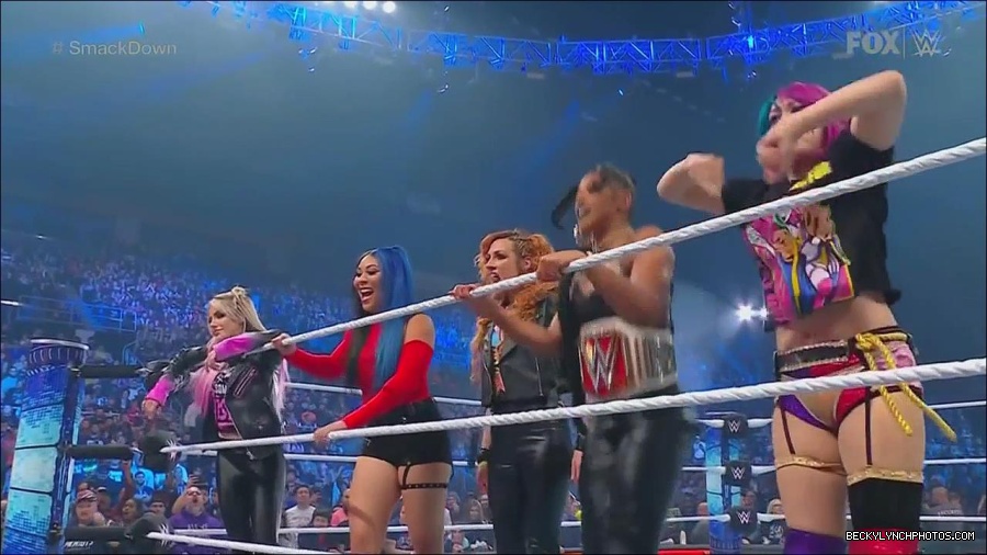 WWE_Friday_Night_SmackDown_2022_11_25_720p_HDTV_x264-NWCHD_mp4_000278177.jpg