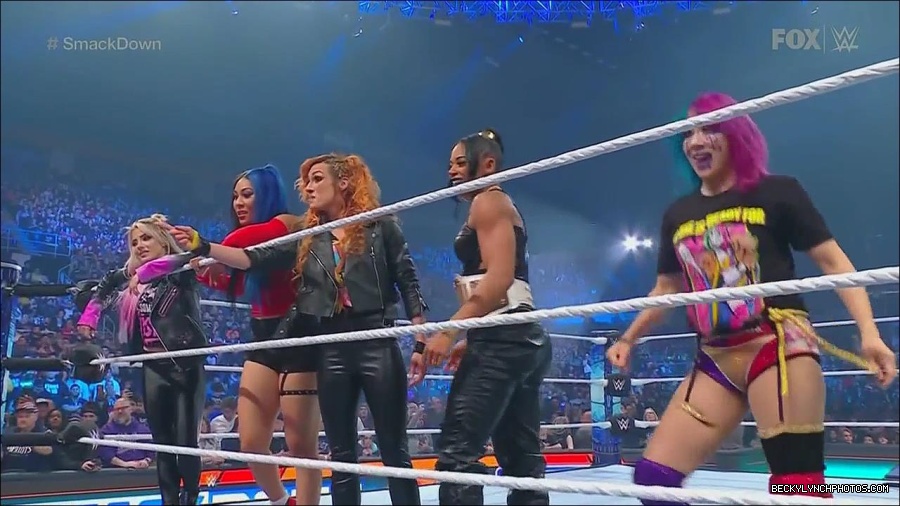 WWE_Friday_Night_SmackDown_2022_11_25_720p_HDTV_x264-NWCHD_mp4_000281381.jpg