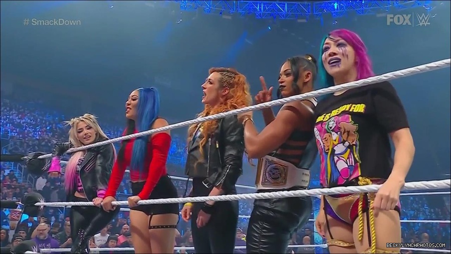 WWE_Friday_Night_SmackDown_2022_11_25_720p_HDTV_x264-NWCHD_mp4_000288588.jpg