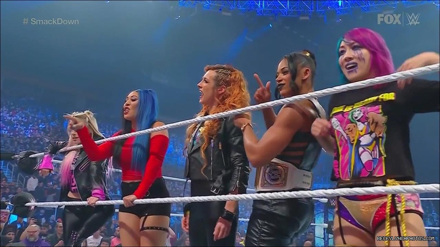 WWE_Friday_Night_SmackDown_2022_11_25_720p_HDTV_x264-NWCHD_mp4_000289389.jpg