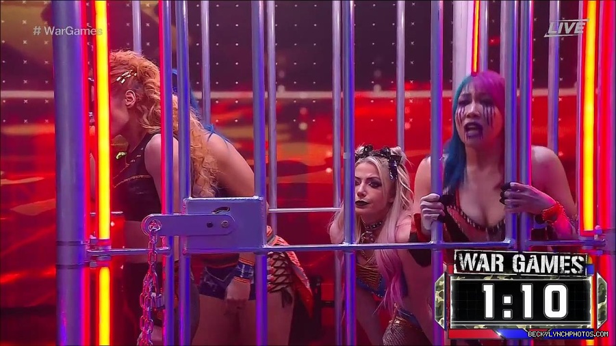 WWE_Survivor_Series_WarGames_2022_720p_WEB_h264-HEEL_mp4_000924624.jpg