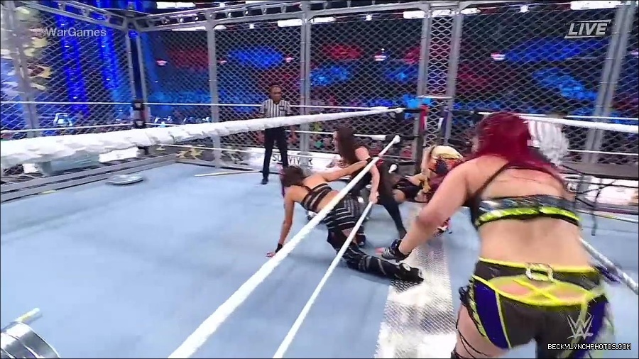 WWE_Survivor_Series_WarGames_2022_720p_WEB_h264-HEEL_mp4_002350991.jpg