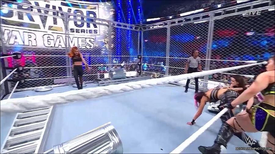 WWE_Survivor_Series_WarGames_2022_720p_WEB_h264-HEEL_mp4_002352991.jpg