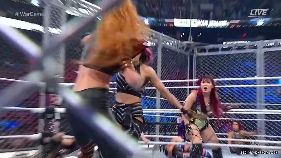 WWE_Survivor_Series_WarGames_2022_720p_WEB_h264-HEEL_mp4_002358591.jpg