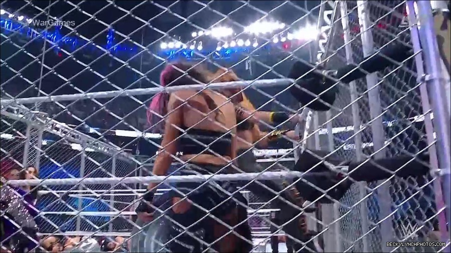 WWE_Survivor_Series_WarGames_2022_720p_WEB_h264-HEEL_mp4_002382991.jpg