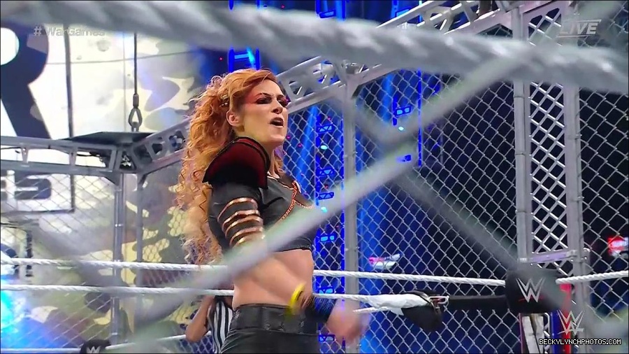 WWE_Survivor_Series_WarGames_2022_720p_WEB_h264-HEEL_mp4_002466591.jpg