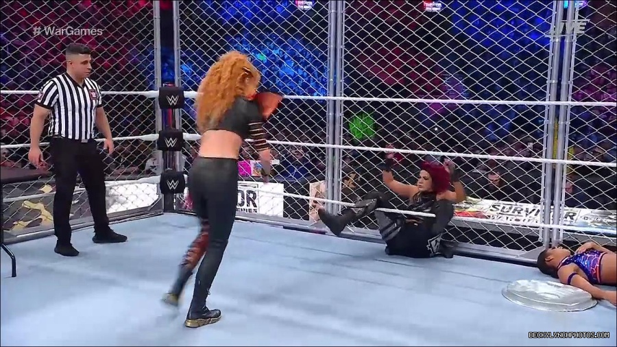 WWE_Survivor_Series_WarGames_2022_720p_WEB_h264-HEEL_mp4_002488591.jpg