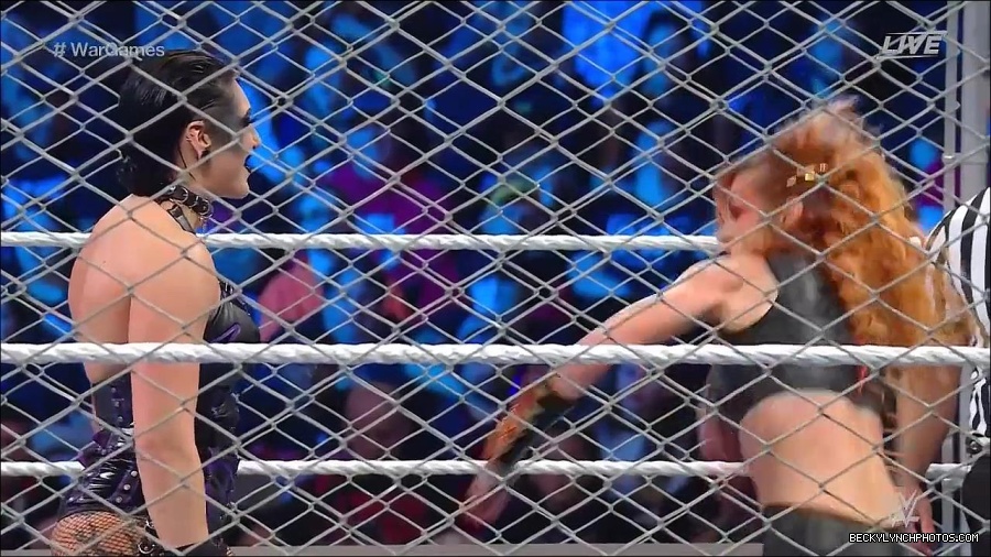 WWE_Survivor_Series_WarGames_2022_720p_WEB_h264-HEEL_mp4_002508591.jpg