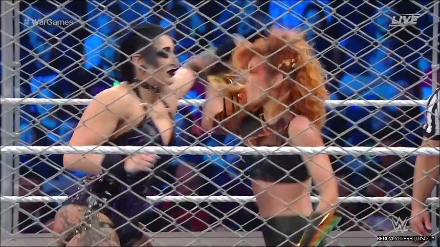 WWE_Survivor_Series_WarGames_2022_720p_WEB_h264-HEEL_mp4_002508991.jpg