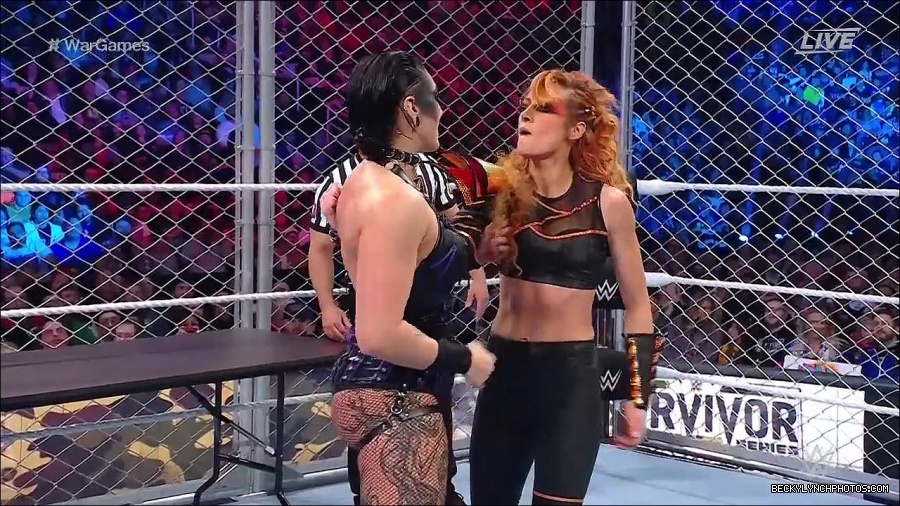 WWE_Survivor_Series_WarGames_2022_720p_WEB_h264-HEEL_mp4_002510191.jpg