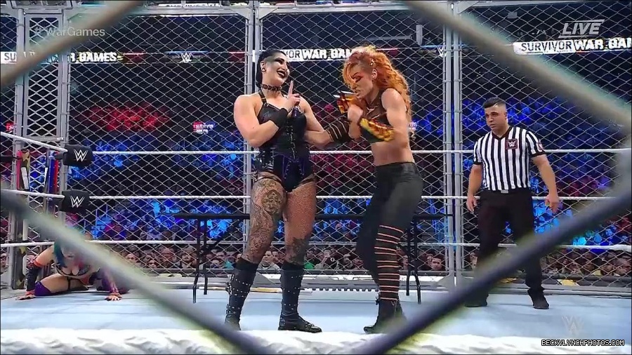 WWE_Survivor_Series_WarGames_2022_720p_WEB_h264-HEEL_mp4_002511791.jpg