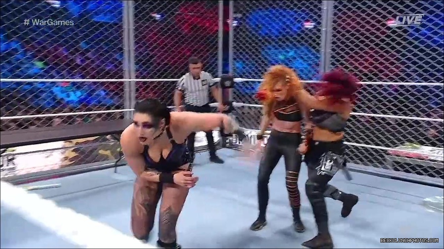 WWE_Survivor_Series_WarGames_2022_720p_WEB_h264-HEEL_mp4_002522991.jpg