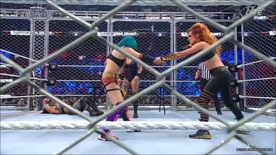 WWE_Survivor_Series_WarGames_2022_720p_WEB_h264-HEEL_mp4_002558191.jpg
