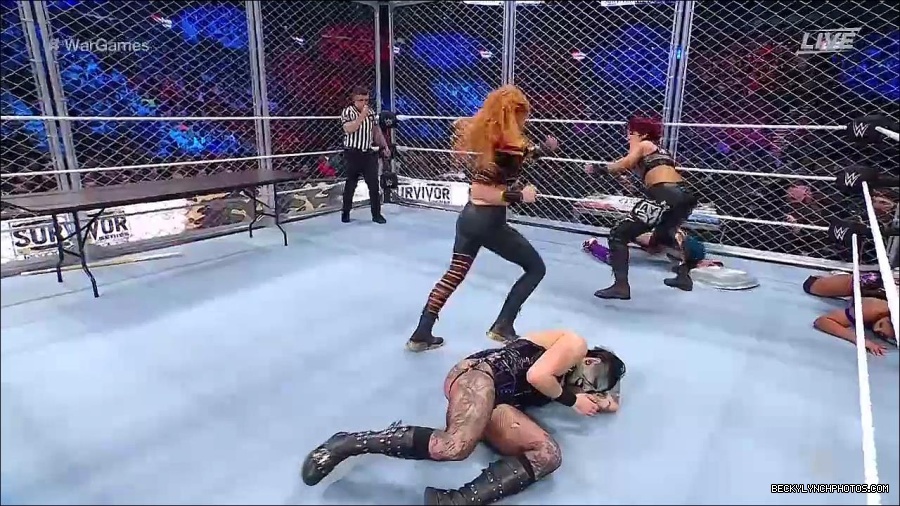 WWE_Survivor_Series_WarGames_2022_720p_WEB_h264-HEEL_mp4_002576191.jpg