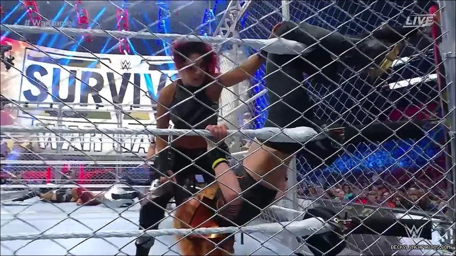 WWE_Survivor_Series_WarGames_2022_720p_WEB_h264-HEEL_mp4_002603791.jpg